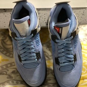 University Blue Jordan 4